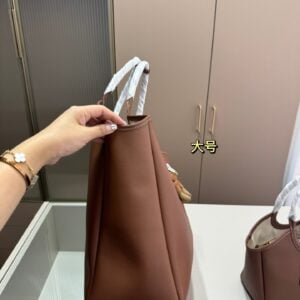 MIUMIU IVY Leather Bag Tote Bag (2)